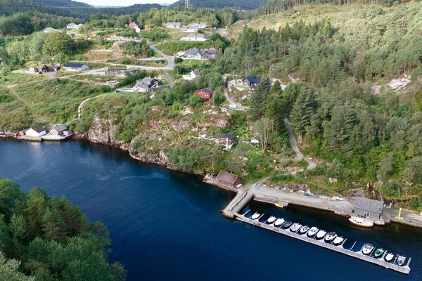 Foto van Sereen Waterfront Toevluchtsoord-By Traum - Vakantiehuis in Valevåg - Outdoor