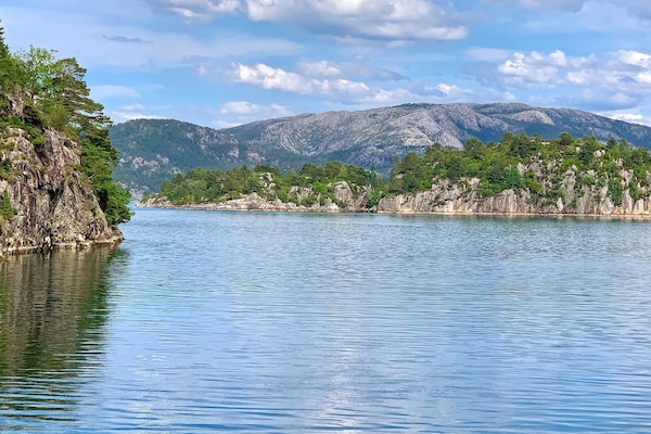 Foto van Sereen Waterfront Toevluchtsoord-By Traum - Vakantiehuis in Valevåg - Outdoor