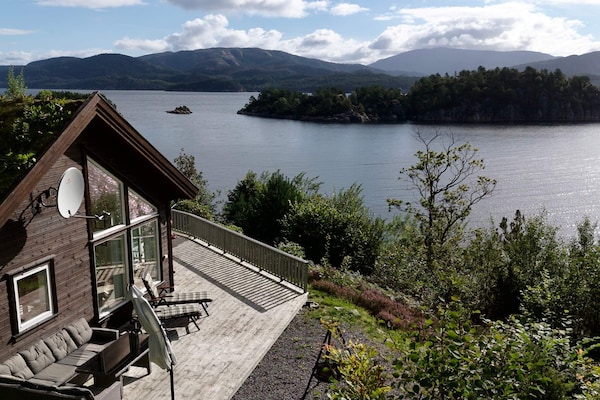Foto van Sereen Waterfront Toevluchtsoord-By Traum - Vakantiehuis in Valevåg - Outdoor