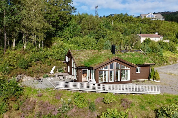 Foto van Sereen Waterfront Toevluchtsoord-By Traum - Vakantiehuis in Valevåg - Outdoor