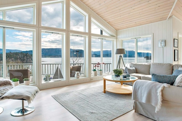 Foto van Sereen Waterfront Toevluchtsoord-By Traum - Vakantiehuis in Valevåg - Indoor