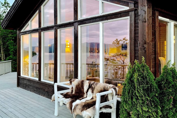Foto van Sereen Waterfront Toevluchtsoord-By Traum - Vakantiehuis in Valevåg - Outdoor