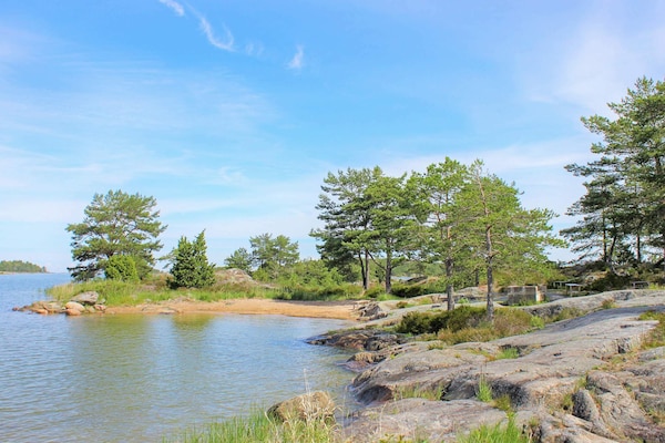 Foto van Schilderachtig huisje aan het meer-By Traum - Vakantiehuis in LIDKÖPING - Untagged