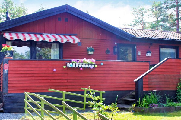 Foto van Schilderachtig huisje aan het meer-By Traum - Vakantiehuis in LIDKÖPING - Outdoor