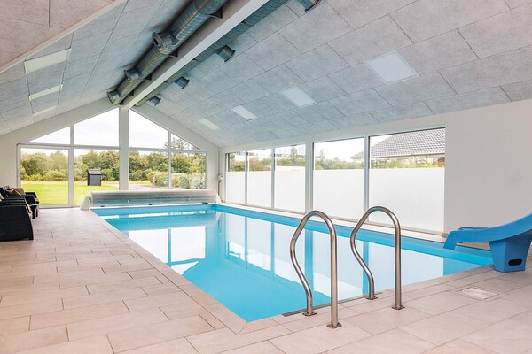 Foto van 15 persoons vakantie huis in Højslev - Vakantiehuis in Højslev - Pool