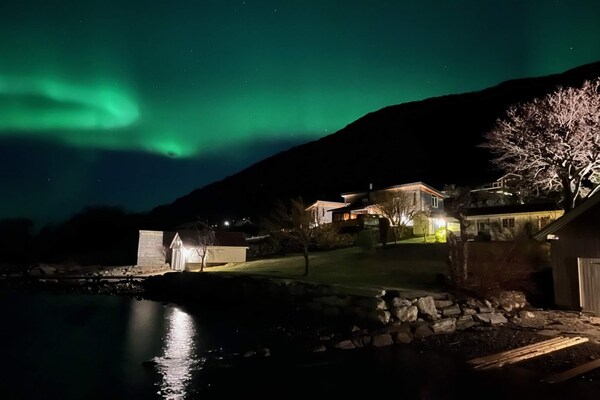 Foto van Familieparadijs met uitzicht op meer-By Traum - Vakantiehuis in Volda - Untagged