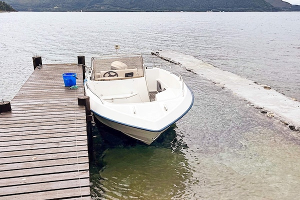 Foto van Familieparadijs met uitzicht op meer-By Traum - Vakantiehuis in Volda - Untagged
