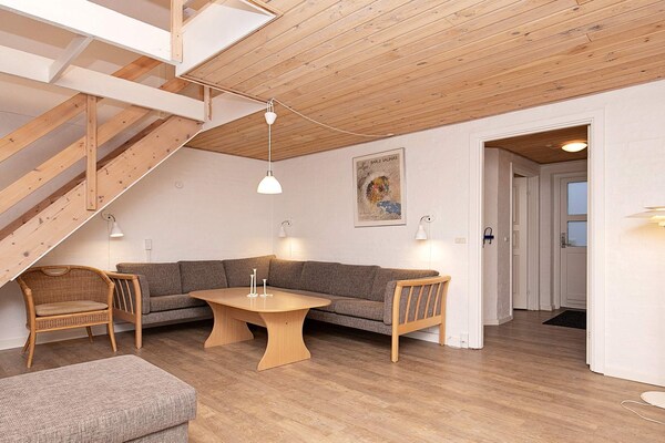 Foto van 14 persoons vakantie huis op een vakantie park in Blåvand - Indoor