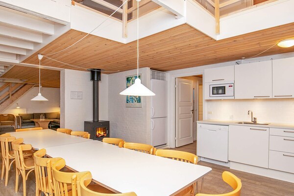 Foto van 14 persoons vakantie huis op een vakantie park in Blåvand - Indoor
