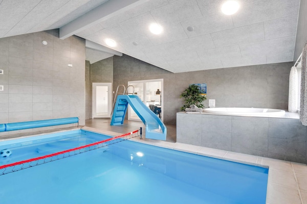 Foto van 18 persoons vakantie huis in Ringkøbing - Vakantiehuis in Ringkøbing - Pool