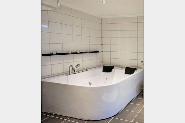 Foto van 6 persoons vakantie huis in VISBY - Vakantiehuis in VISBY - Spa