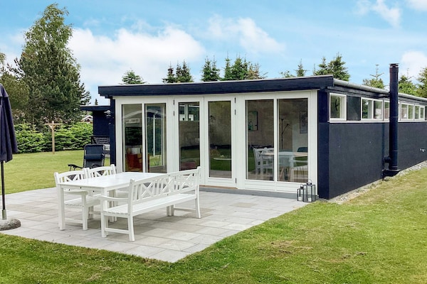 Foto van Gezellig vakantiehuis in Marielyst-By Traum - Vakantiehuis in Væggerløse - Outdoor