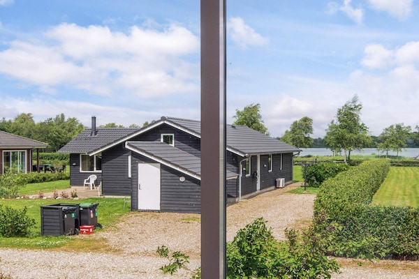 Foto van Scandinavische oase aan het meer-By Traum - Vakantiehuis in Ansager - WaterView
