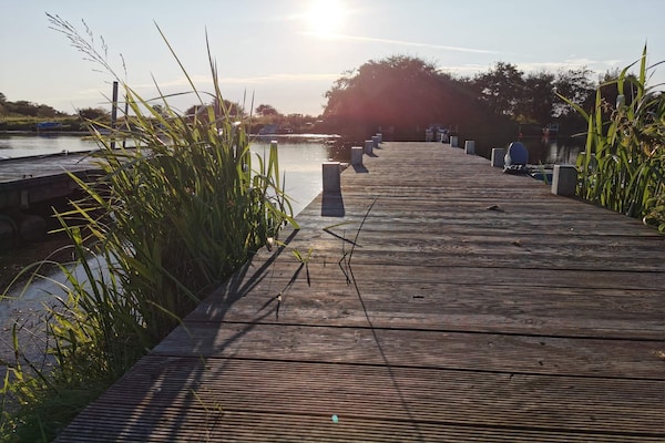 Foto van Afgelegen Havenhuisje-By Traum - Vakantiehuis in Hemmet - WaterView