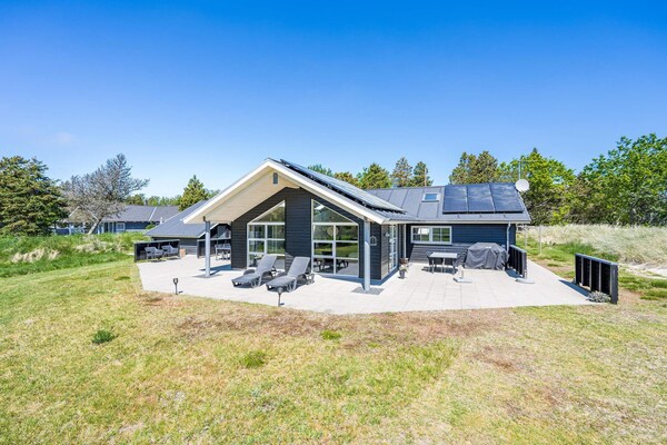 Foto van Luxe Familieverblijf in Blavand-By Traum - Vakantiehuis in Blåvand - Outdoor