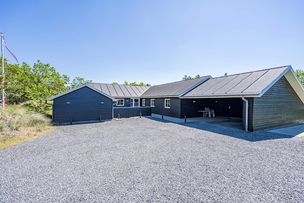 Foto van Luxe Familieverblijf in Blavand-By Traum - Vakantiehuis in Blåvand - Outdoor