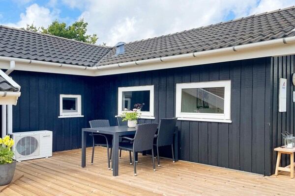 Foto van Afgelegen Knusse Huisje-By Traum - Vakantiehuis in Hemmet - Outdoor