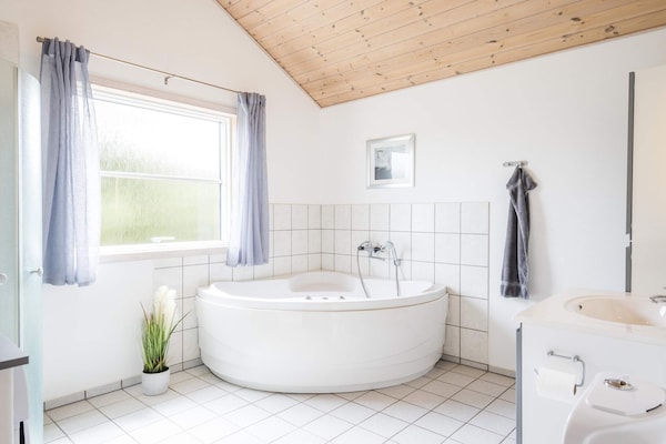 Foto van Afgelegen Gezellige Huisje in Skaven-By Traum - Vakantiehuis in Tarm - Spa