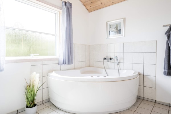 Foto van Afgelegen Gezellige Huisje in Skaven-By Traum - Vakantiehuis in Tarm - Spa
