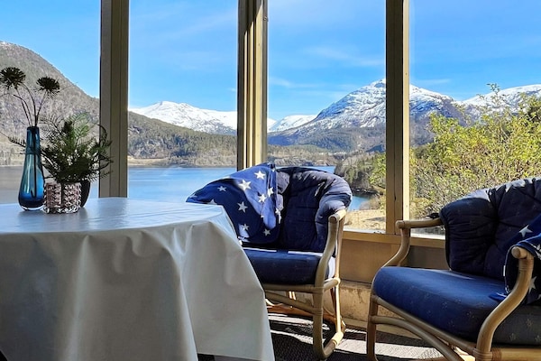 Foto van 8 persoons vakantie huis in Austefjorden - Vakantiehuis in Austefjorden - View