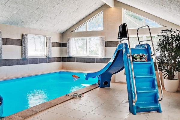 Foto van 18 persoons vakantie huis in Væggerløse - Vakantiehuis in Væggerløse - Pool
