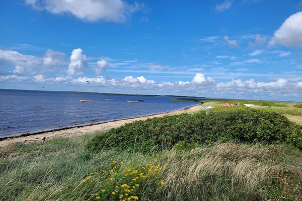 Foto van Kustsereniteit bij Skaven Strand-By Traum - Vakantiehuis in Tarm - WaterView