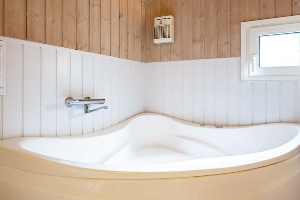 Foto van 6 persoons vakantie huis in Saltum - Vakantiehuis in Saltum - Spa