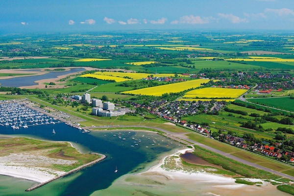 Foto van Villa aan de boulevard met uitzicht op het meer - Vakantiehuis in Wendtorf - Untagged