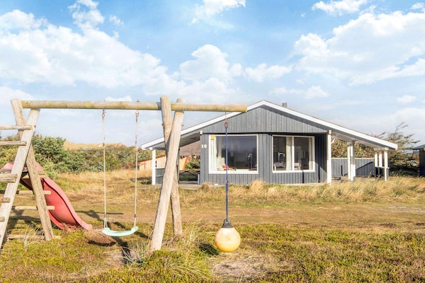 Foto van Ontsnapping aan zee met schommel - Vakantiehuis in Harboøre - Outdoor