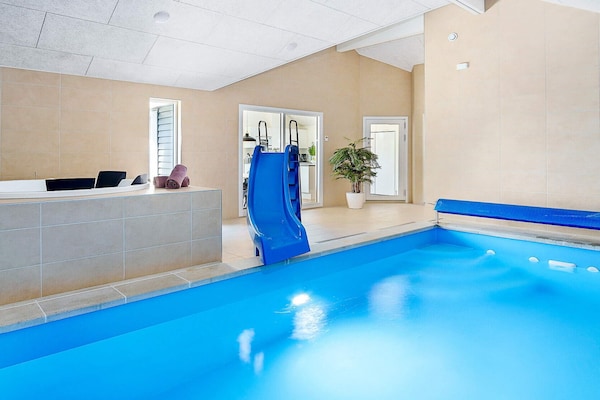 Foto van Luxe retraite in Blavand -- By Traum Ferienwohnungen - Pool