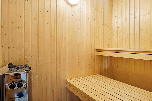 Foto van Luxe retraite in Blavand -- By Traum Ferienwohnungen - Sauna