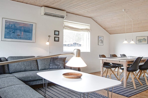Foto van Toevluchtsoord aan het strand met dennenbomen - Vakantiehuis in Nexø - Indoor
