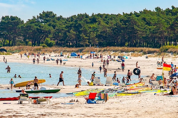 Foto van Toevluchtsoord aan het strand met dennenbomen - Vakantiehuis in Nexø - Untagged