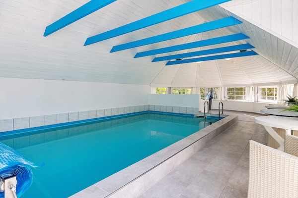 Foto van 12 persoons vakantie huis in Væggerløse-By Traum - Pool