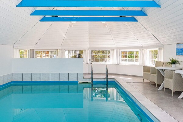 Foto van 12 persoons vakantie huis in Væggerløse-By Traum - Pool