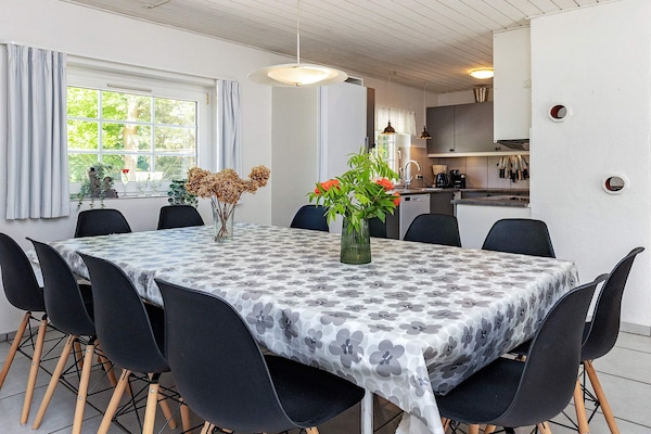 Foto van 12 persoons vakantie huis in Væggerløse-By Traum - Indoor