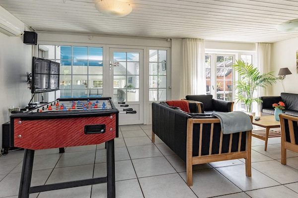 Foto van 12 persoons vakantie huis in Væggerløse-By Traum - Indoor