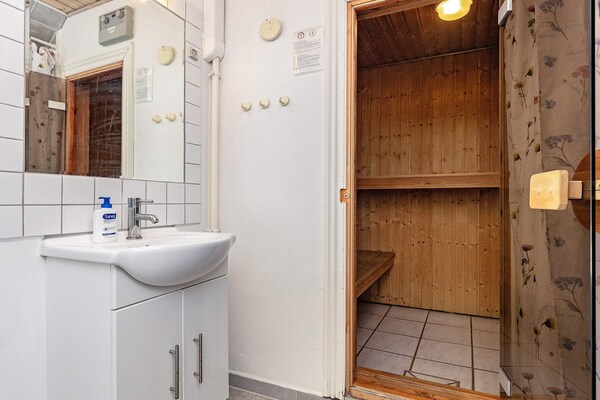 Foto van 12 persoons vakantie huis in Væggerløse-By Traum - Indoor