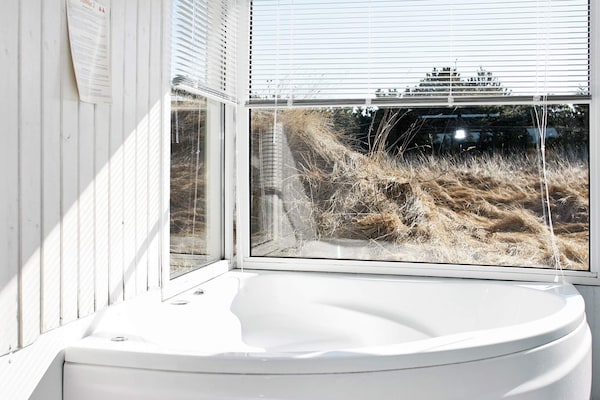 Foto van Verblijf in een afgelegen villa met zwembad - Vakantiehuis in Blokhus - Spa