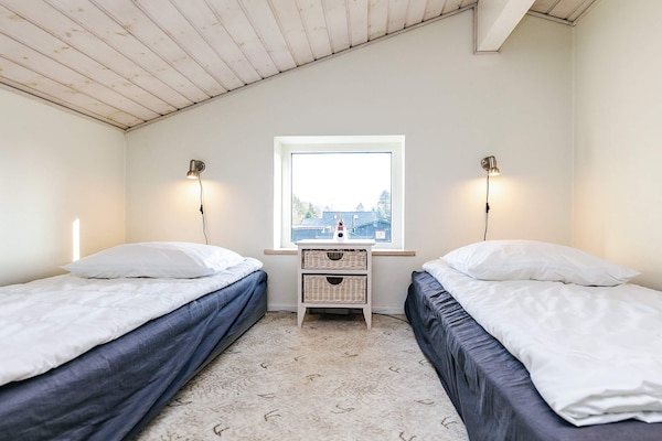 Foto van 12 persoons vakantie huis in Væggerløse-By Traum - Indoor