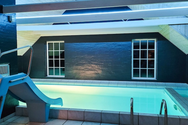Foto van Luxe vakantieverblijf vlakbij het strand - Vakantiehuis in Ulfborg - Pool