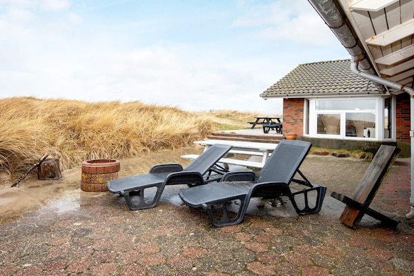 Foto van Een gezinsvriendelijke oase met zwembad. - Vakantiehuis in Henne - View