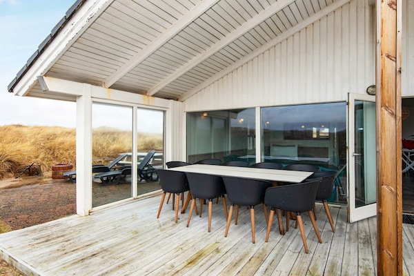 Foto van Een gezinsvriendelijke oase met zwembad. - Vakantiehuis in Henne - View