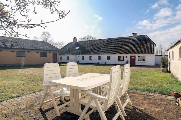 Foto van Rustiek huisje met open haard - Vakantiehuis in Aabybro - View