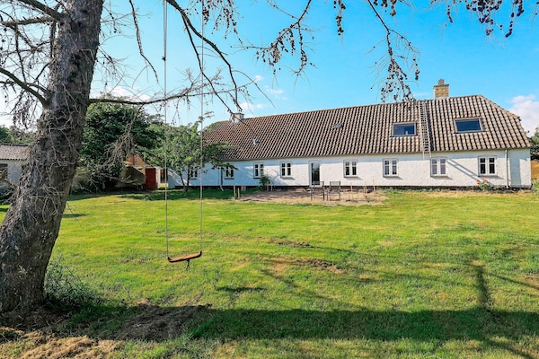 Foto van Rustiek huisje met open haard - Vakantiehuis in Aabybro - View