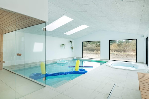Foto van Luxe vakantieverblijf in de buurt van Lyngby - Vakantiehuis in Løkken - Pool