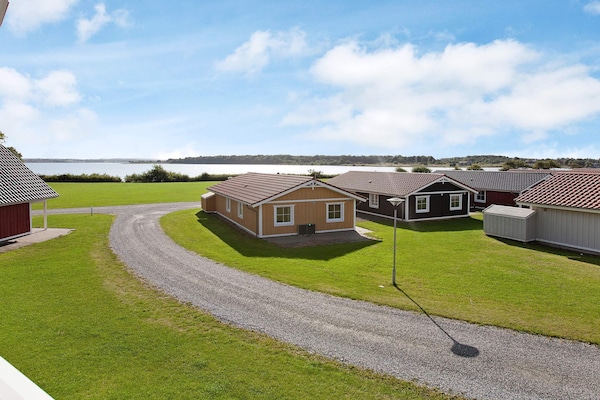 Foto van 6 persoons vakantie huis op een vakantie park in Gråsten - Outdoor