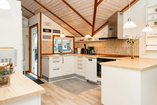 Foto van Modern verblijf met bubbelbad - Vakantiehuis in Hemmet - Indoor