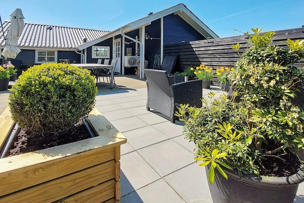 Foto van Modern verblijf met bubbelbad - Vakantiehuis in Hemmet - View