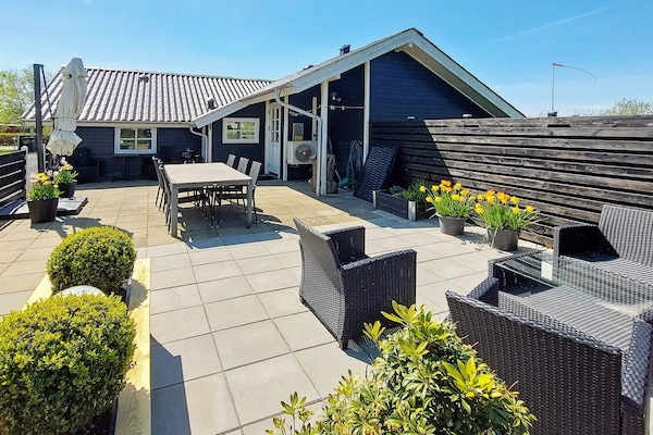 Foto van Modern verblijf met bubbelbad - Vakantiehuis in Hemmet - View
